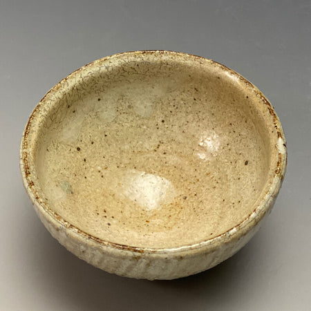 Powder-painted Karatsu kiln-changed sake cup