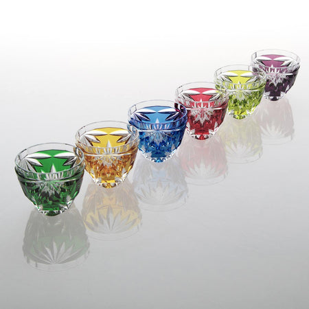 Set of 6 sake cups with chrysanthemum design
